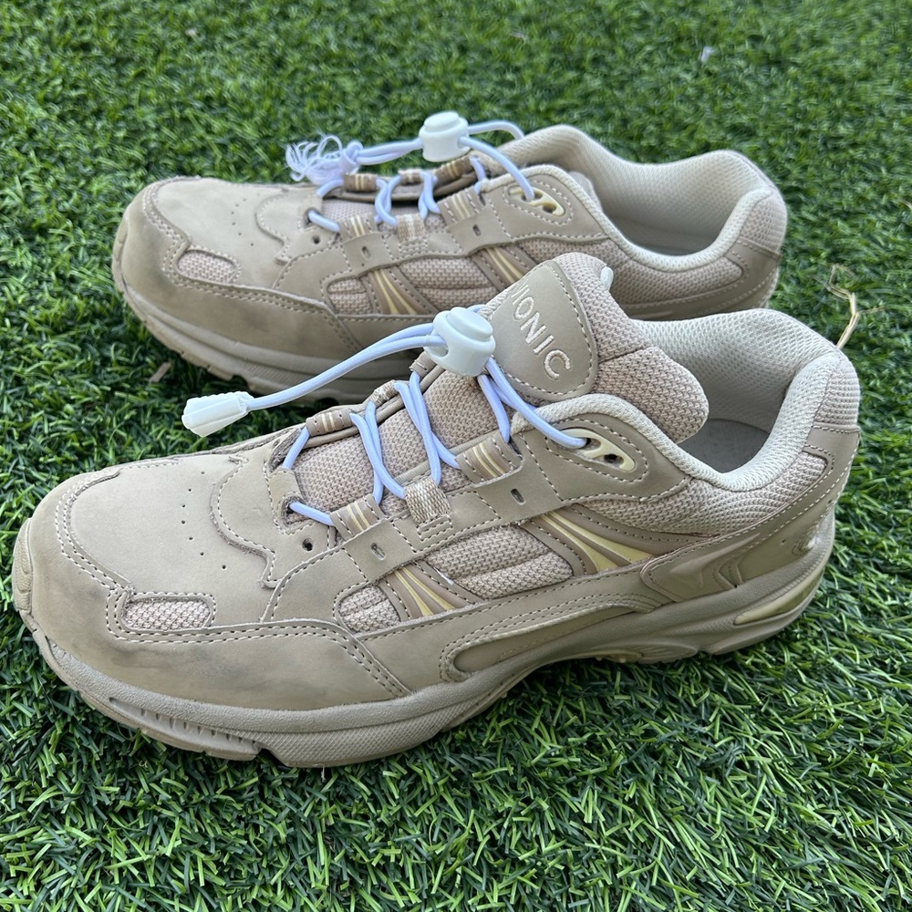 Vionic walking comfort size 8